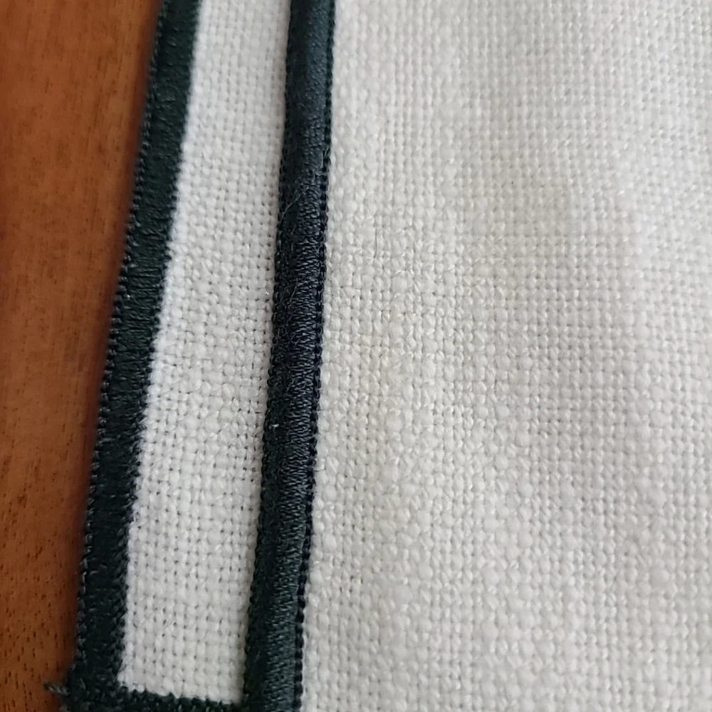Crate & Barrel White/Navy Organic Cotton Merrow Stitch Stripe Table Runner NWOT